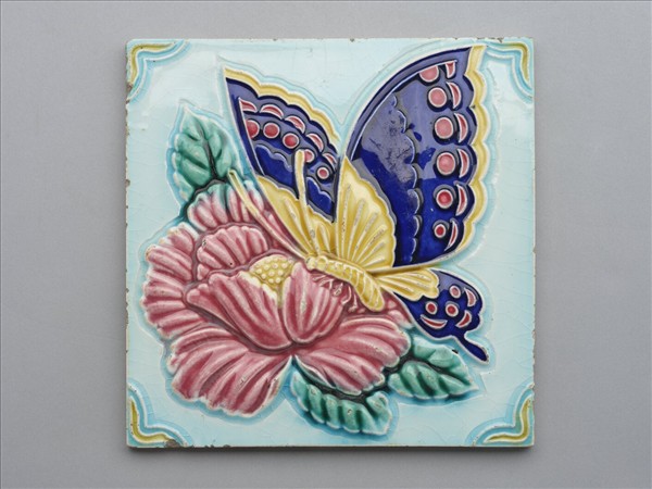 二十世紀上半葉日本花蝶圖瓷磚