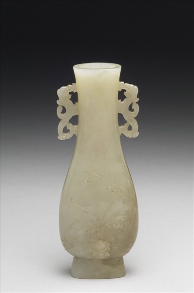 玉花蝶紋瓶