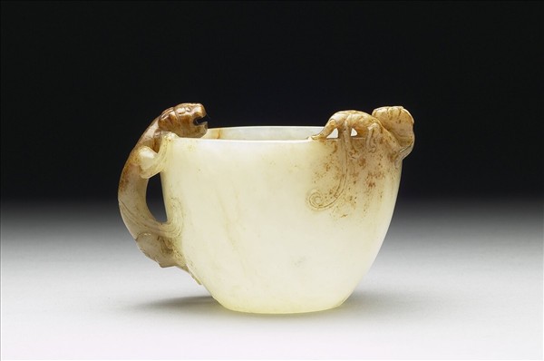 玉螭紋杯