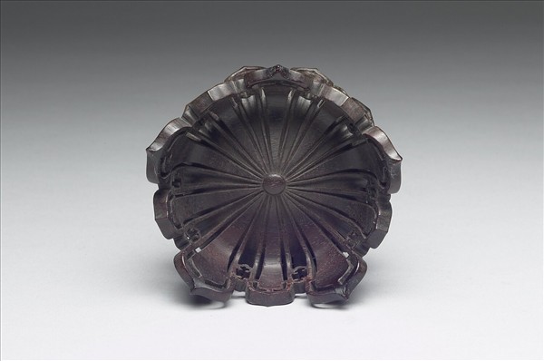 紫檀蓮蓬紋木座