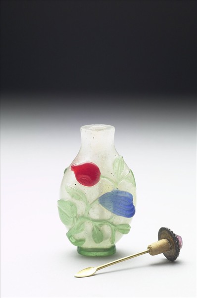 半透明地套四色玻璃三多鼻煙壺