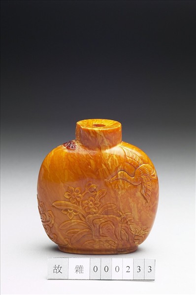 蜜蠟花鳥鼻煙壺