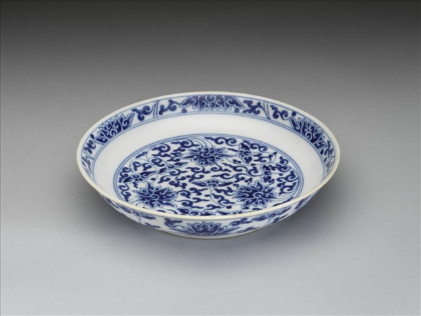 青花番蓮紋盤