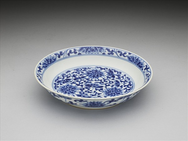 青花番蓮紋盤