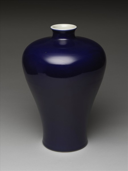 霽青釉梅瓶