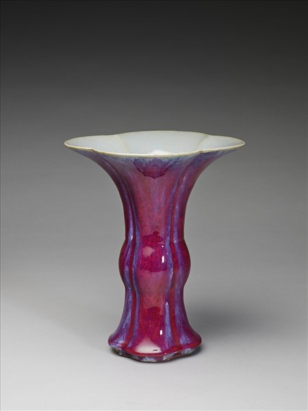 爐鈞釉海棠式觚