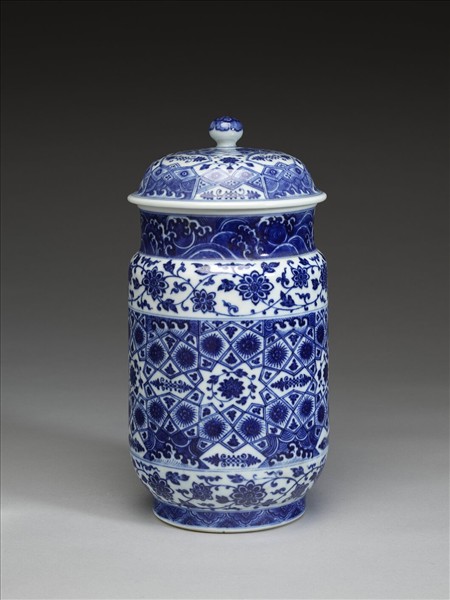 青花波濤番蓮紋蓋罐