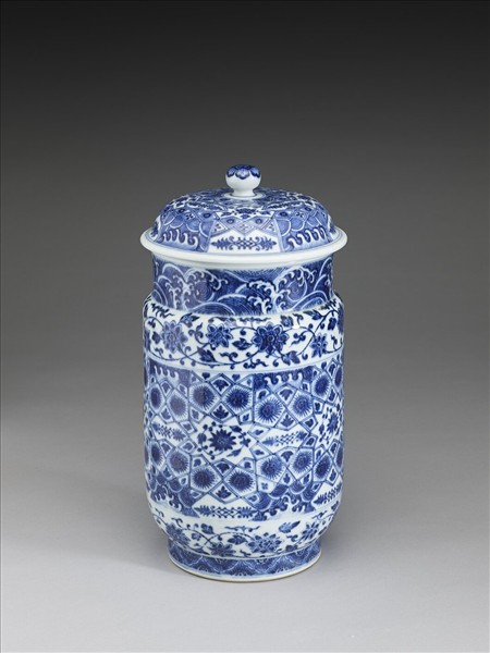 青花波濤番蓮紋蓋罐