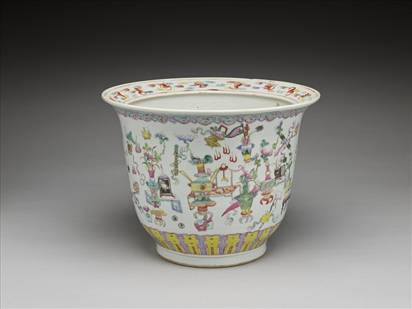 粉彩博古圖花盆