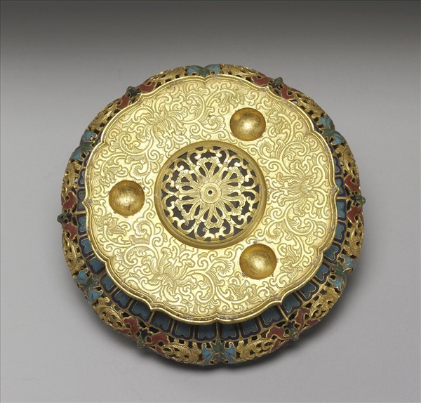 掐絲琺瑯番蓮紋座