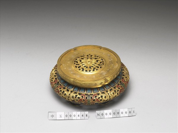 掐絲琺瑯番蓮紋座