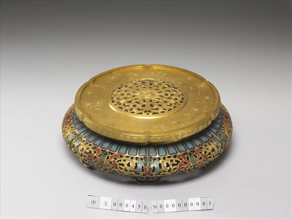 掐絲琺瑯番蓮紋座