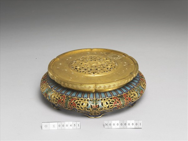 掐絲琺瑯番蓮紋座