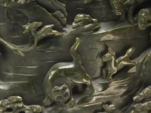 玉秋山獵騎筆筒