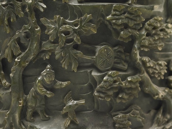 玉秋山獵騎筆筒