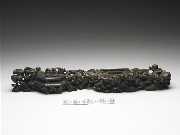 紫檀鏤雕嵌銀線木座