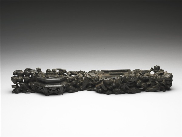 紫檀鏤雕嵌銀線木座