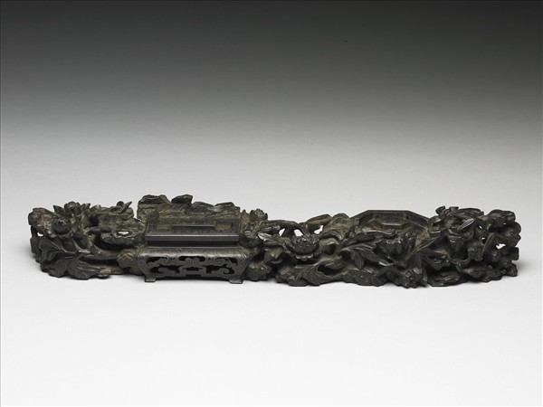 紫檀鏤雕嵌銀線木座