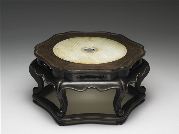 乳釘紋璧（經後代改製）