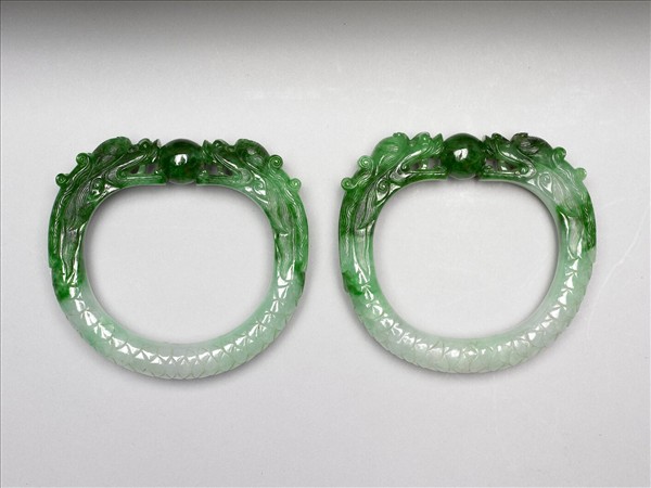 翠玉龍紋鐲