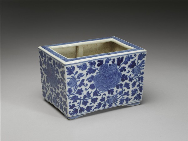 青花牡丹紋長方花盆