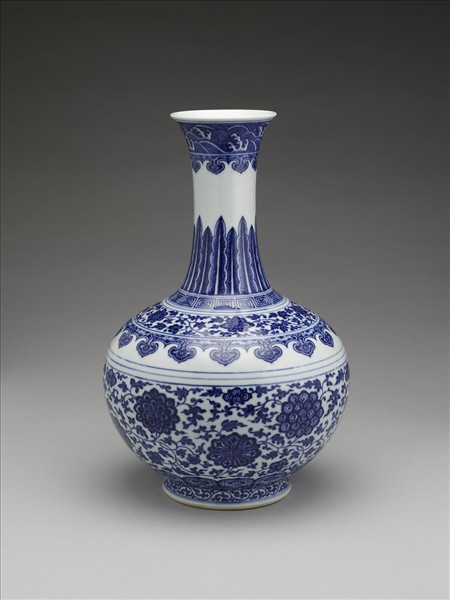 青花花卉紋瓶