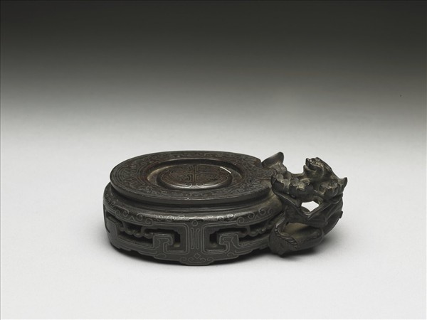 紫檀嵌銀絲螭把座