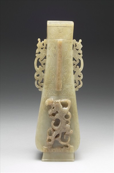 螭虎啣芝紋玉瓶