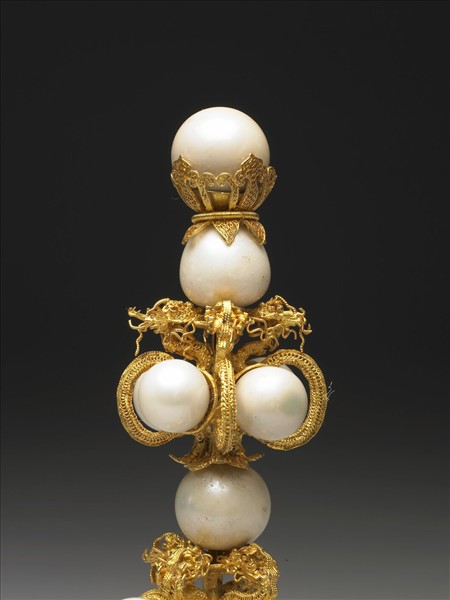 金鑲東珠朝冠頂