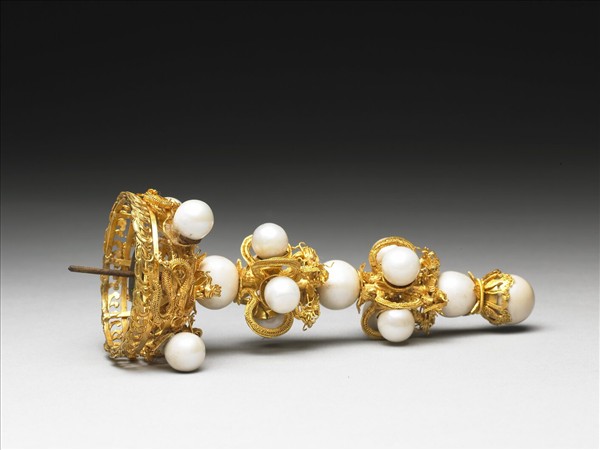 金鑲東珠朝冠頂