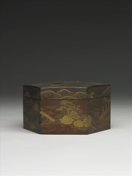 山水六角形蒔繪盒