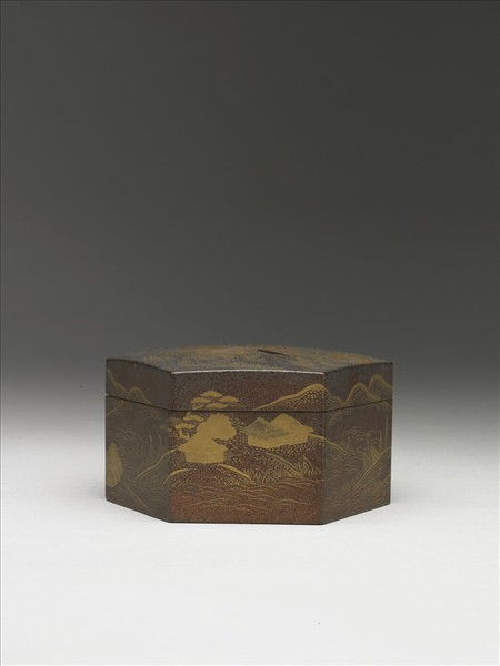 山水六角形蒔繪盒