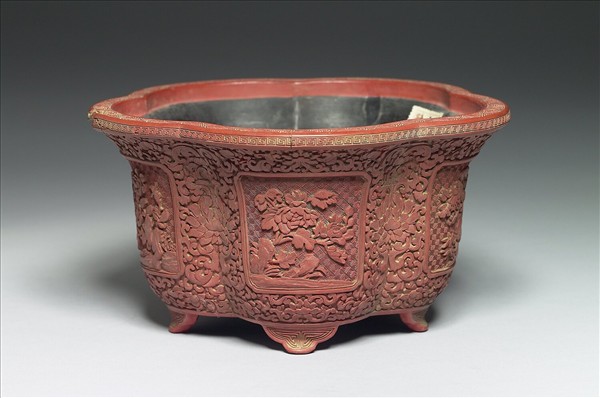 剔紅花卉五瓣式花盆