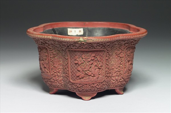 剔紅花卉五瓣式花盆