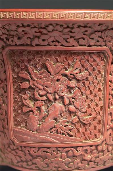 剔紅花卉五瓣式花盆