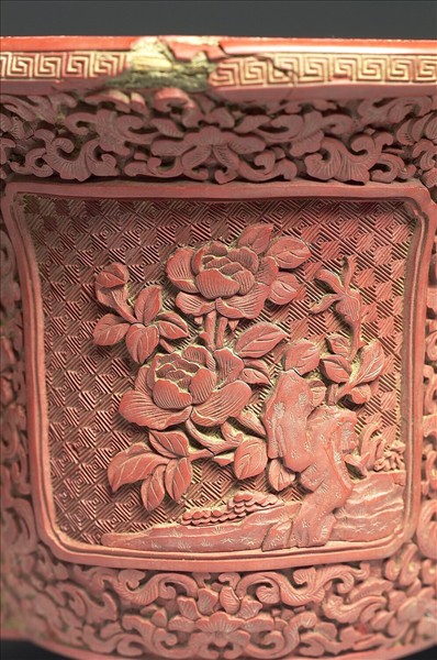 剔紅花卉五瓣式花盆