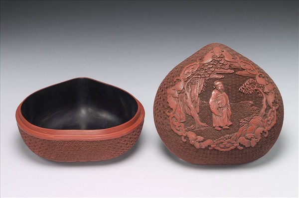 剔紅八仙人物桃式盒(曹國舅)