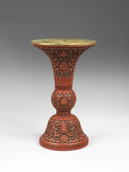 剔紅八寶番蓮紋觚
