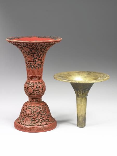 剔紅八寶番蓮紋觚