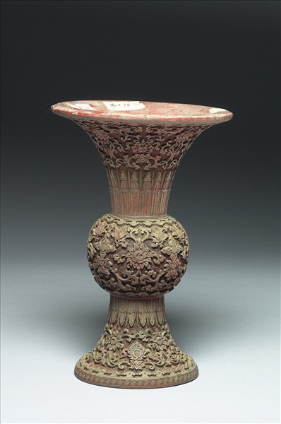 剔紅八寶番蓮紋觚形瓶（五供）