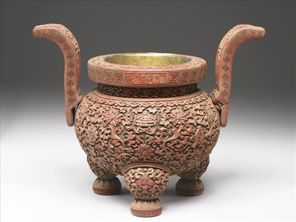 剔紅八寶番蓮紋爐（五供） - 故宮