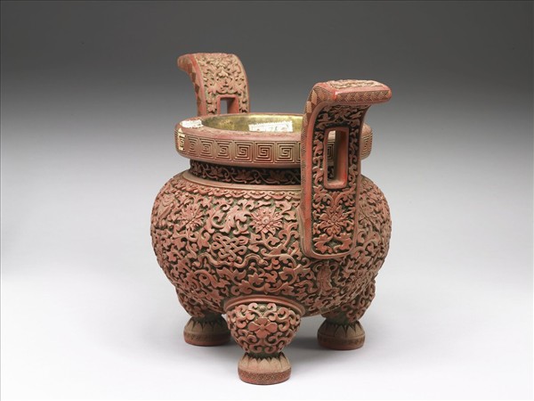 剔紅八寶番蓮紋爐（五供）