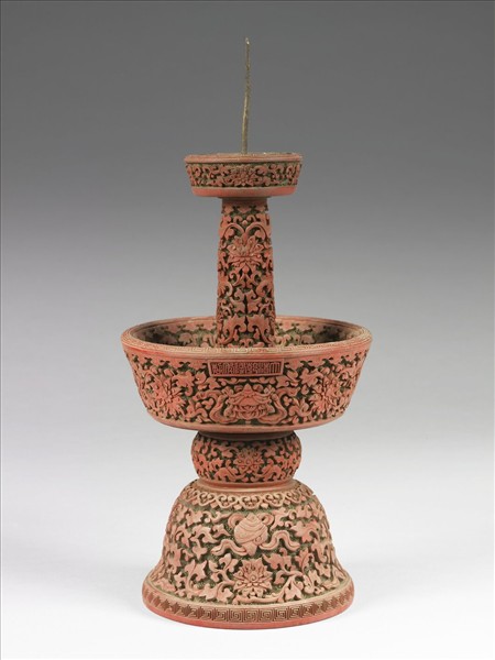 剔紅八寶番蓮紋燭台（五供）