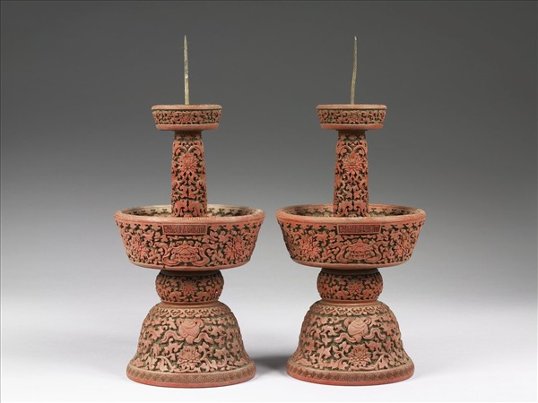 剔紅八寶番蓮紋燭台（五供）