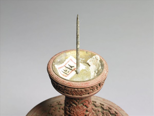 剔紅八寶番蓮紋燭台（五供）