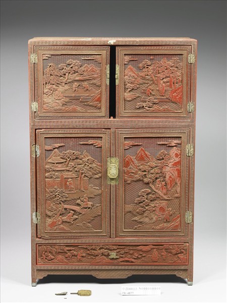 剔紅山水人物小櫃