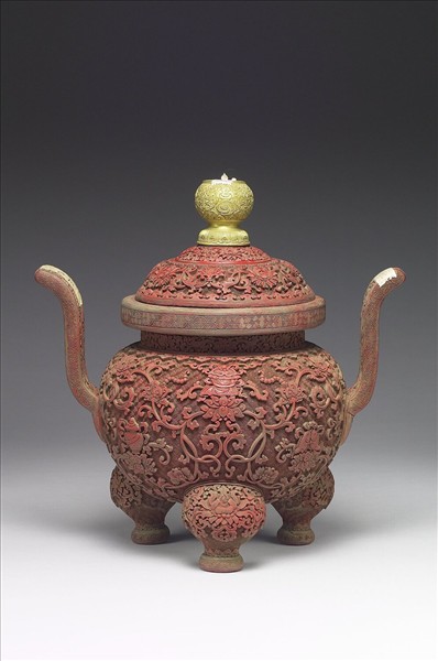 剔紅八寶番蓮爐