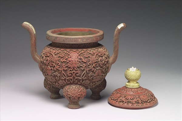 剔紅八寶番蓮爐