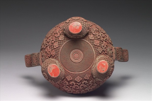 剔紅八寶番蓮爐