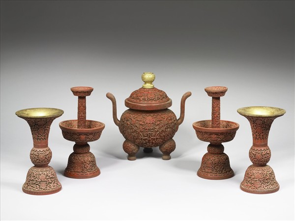 剔紅八寶番蓮爐